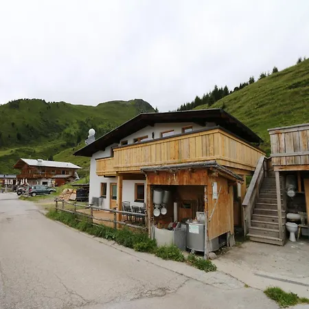 Feriehus In Zillertal Near Hochzillertal Area