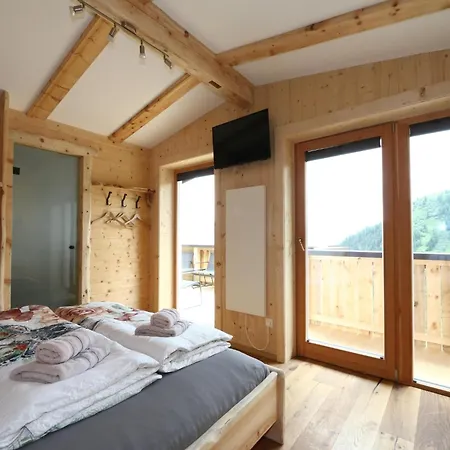 בית נופש In Zillertal Near Hochzillertal Area *