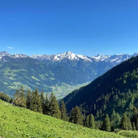 In Zillertal Near Hochzillertal Area בית נופש Zellberg