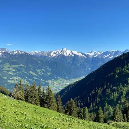 In Zillertal Near Hochzillertal Area Сasa de vacaciones Zellberg